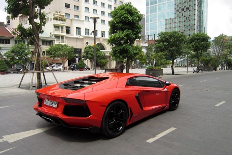 Sieu xe tien ty Lamborghini Aventador lan banh tren pho Viet-Hinh-3